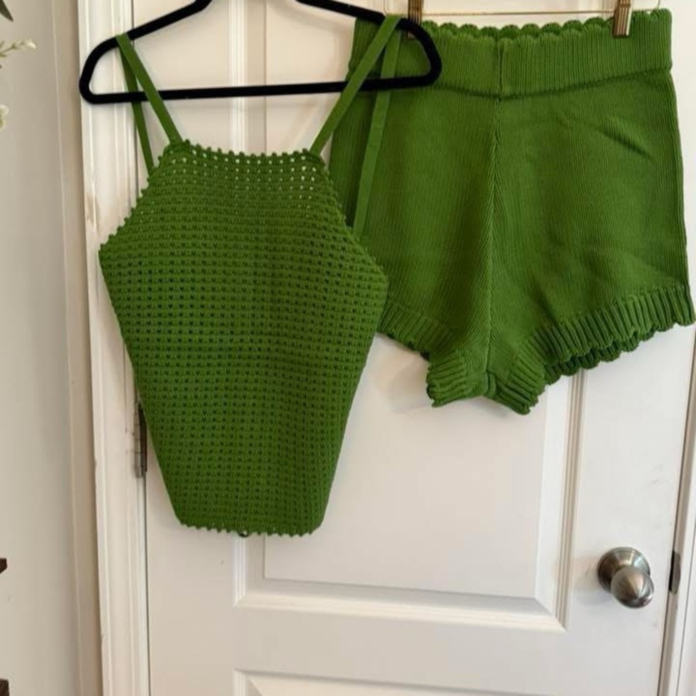 NIB - Anthro brand crochet 2 pc SET large
